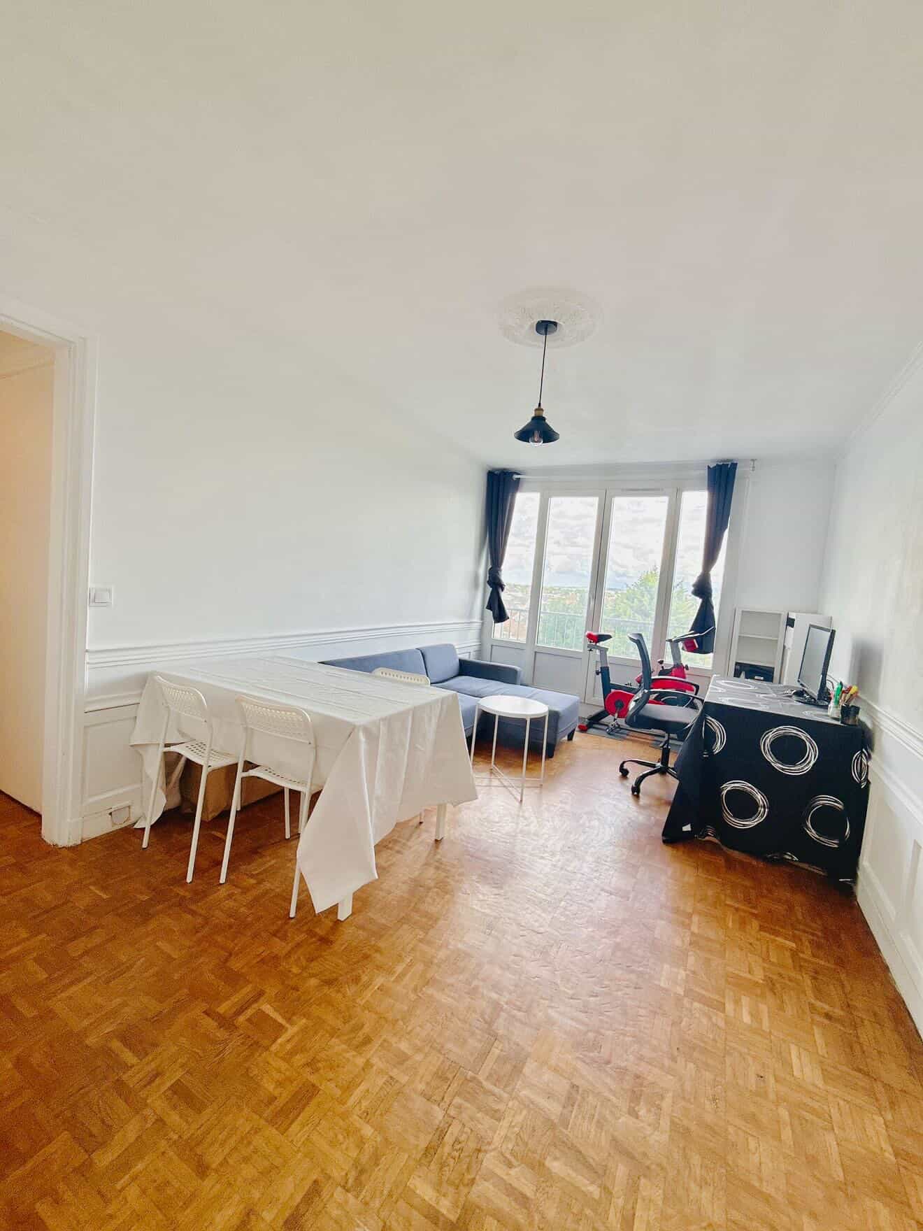 Salon vu depuis l'entrée